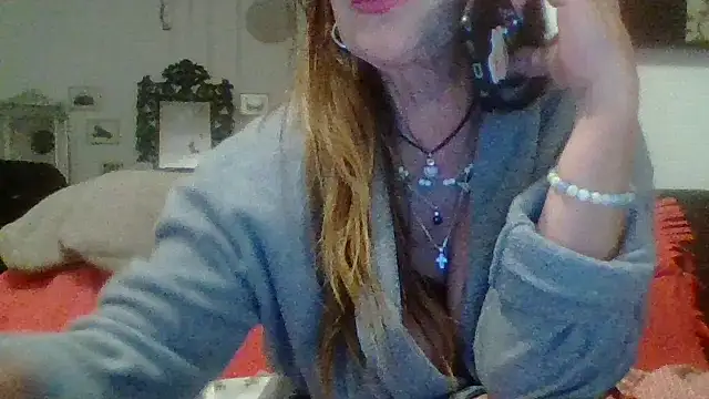 gildamilf online show from November 7, 2025, 6:12 pm