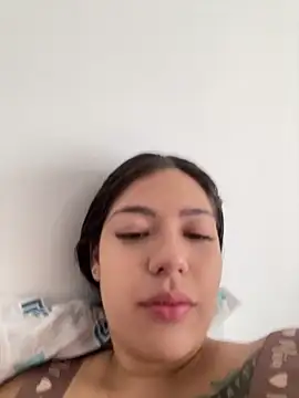 Latina vanessa online show from December 2, 2025, 1:46 pm