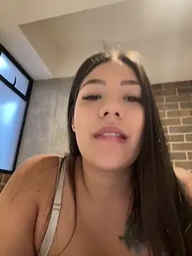 Latina vanessa online show from March 28, 2026, 10:33 pm