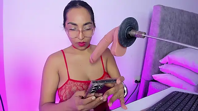 Leticia brownn1 online show from May 28, 2026, 8:26 pm