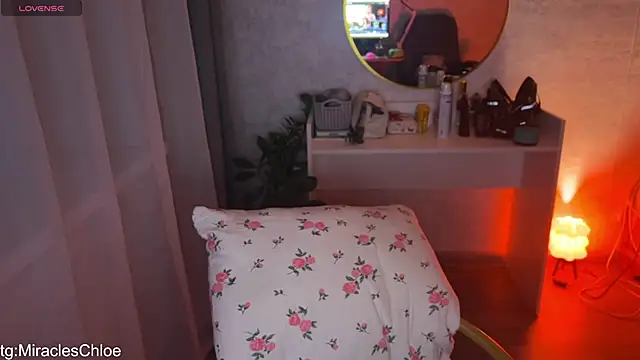 ChloeMillerMeow online show from April 15, 2026, 7:18 pm