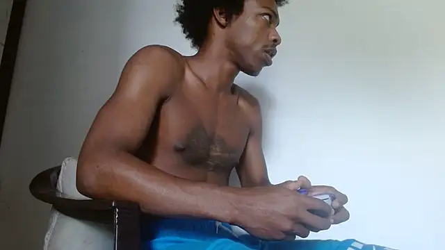 Snapshot of Larry-n-clouds chatting on February 4, 2026, 6:03 pm Larry-n-clouds online show from February 4, 2026, 6:03 pm