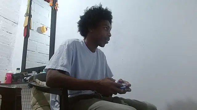 Snapshot of Larry-n-clouds chatting on February 3, 2026, 3:04 am Larry-n-clouds online show from February 3, 2026, 3:04 am