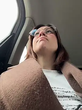 RinaCat online show from April 8, 2026, 5:53 am