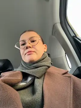 RinaCat online show from April 18, 2026, 5:54 am