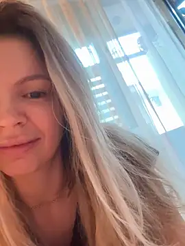 Snapshot of EvaDiamondXX chatting on February 15, 2026, 11:31 am EvaDiamondXX online show from February 15, 2026, 11:31 am