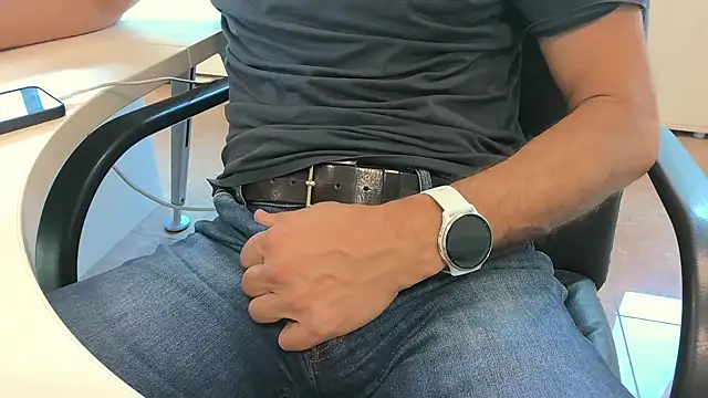 alessandroman2114 online show from September 11, 2025, 3:56 pm