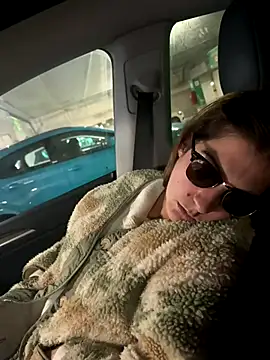 Snapshot of AreiasTuga chatting on November 13, 2025, 4:00 pm AreiasTuga online show from November 13, 2025, 4:00 pm