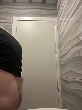 EroticVenetian online show from April 13, 2026, 3:38 pm