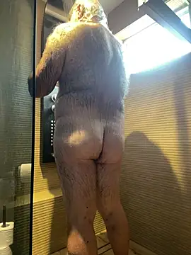 Snapshot of EroticVenetian chatting on July 6, 2026, 8:43 am EroticVenetian online show from July 6, 2026, 8:43 am