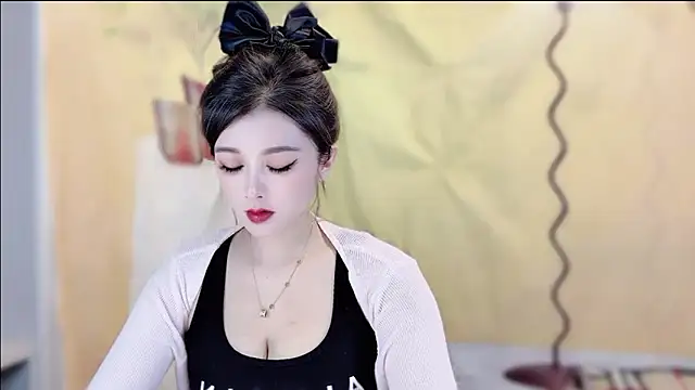 VIWVI online show from November 12, 2025, 5:22 am