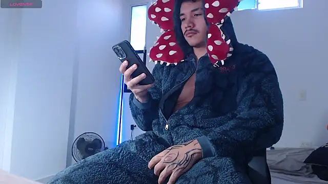 Snapshot of paulo_allen chatting on January 6, 2026, 1:04 pm paulo allen online show from January 6, 2026, 1:04 pm