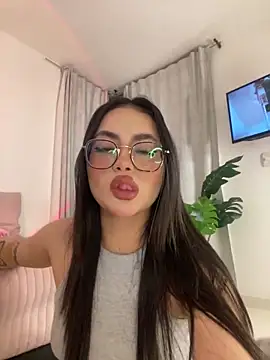 montmariana online show from February 27, 2025, 3:08 am