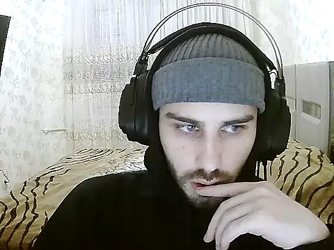 sweetbuddy3307 online show from December 22, 2025, 7:47 pm