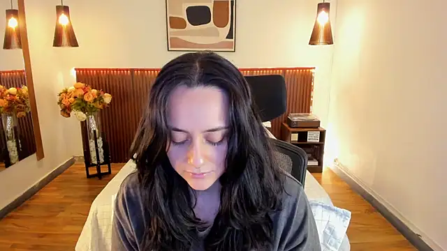 KatherineBond online show from June 25, 2026, 6:13 pm