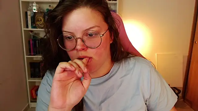 Gabiwaifu online show from April 5, 2026, 2:51 am