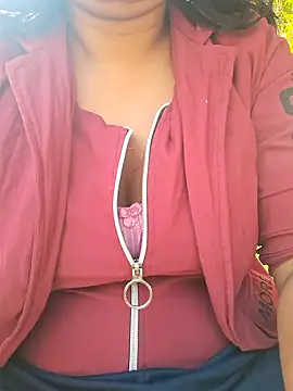 Priya Bong online show from October 19, 2025, 2:47 am