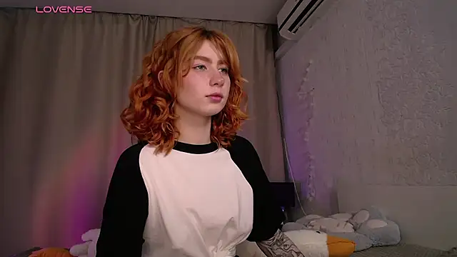 Snapshot of Evaa_Moonn_ chatting on November 1, 2025, 6:51 am Evaa Moonn  online show from November 1, 2025, 6:51 am