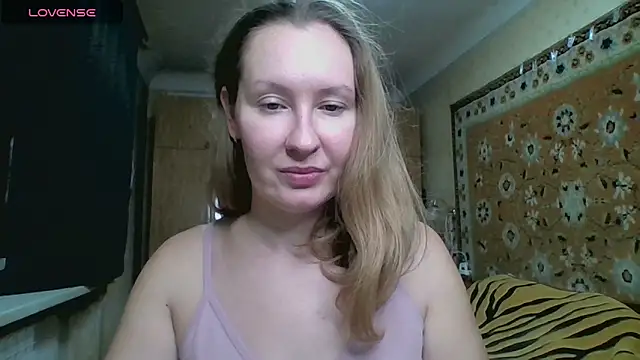 AnnaXLovers online show from November 6, 2025, 2:32 pm