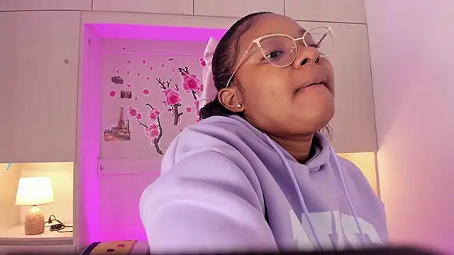 tamaraa smiith online show from November 28, 2025, 8:09 pm