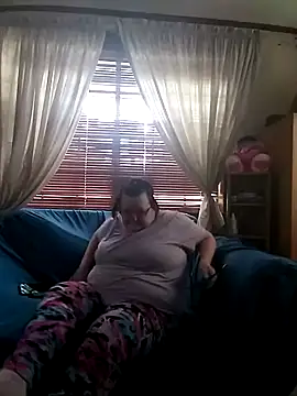 Snapshot of Bayou_Woman68 chatting on April 28, 2026, 6:12 pm Bayou Woman68 online show from April 28, 2026, 6:12 pm