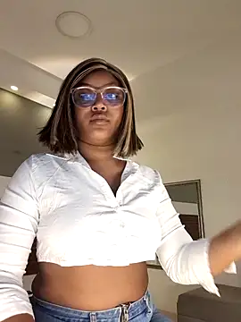 Adelehottman online show from November 27, 2025, 12:05 pm