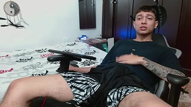 aaron blug online show from November 12, 2025, 4:55 pm