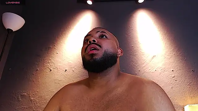 Snapshot of DilanJonnes_ chatting on February 6, 2026, 11:34 pm DilanJonnes online show from February 6, 2026, 11:34 pm