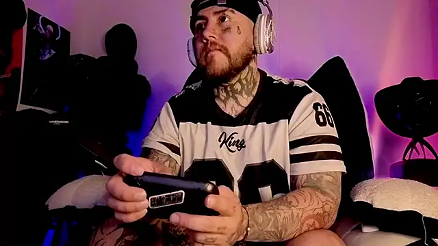 Ash gusbig online show from February 16, 2026, 1:37 am