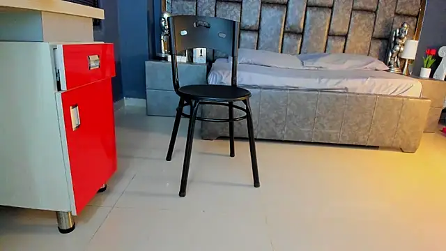 Matureyulyet online show from October 6, 2025, 9:04 pm