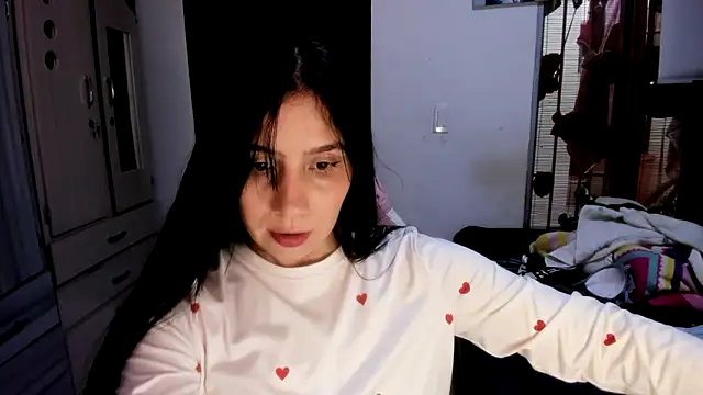 Snapshot of littlelight1 chatting on April 7, 2026, 1:35 pm littlelight1 online show from April 7, 2026, 1:35 pm