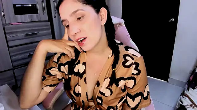 Snapshot of littlelight1 chatting on April 1, 2026, 2:58 pm littlelight1 online show from April 1, 2026, 2:58 pm