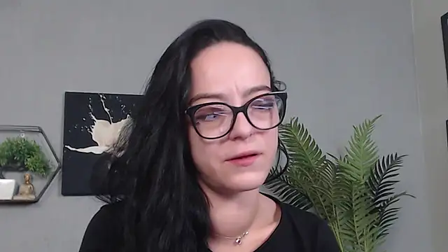 IzabelllNoir online show from February 13, 2026, 8:03 am