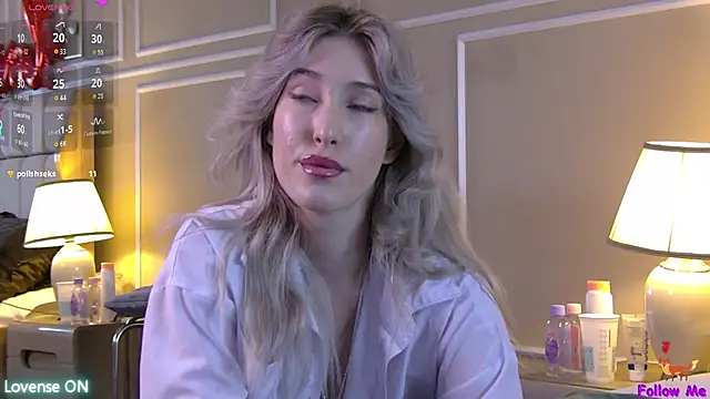 Snapshot of SerenaBennet chatting on October 5, 2025, 1:13 pm SerenaBennet online show from October 5, 2025, 1:13 pm