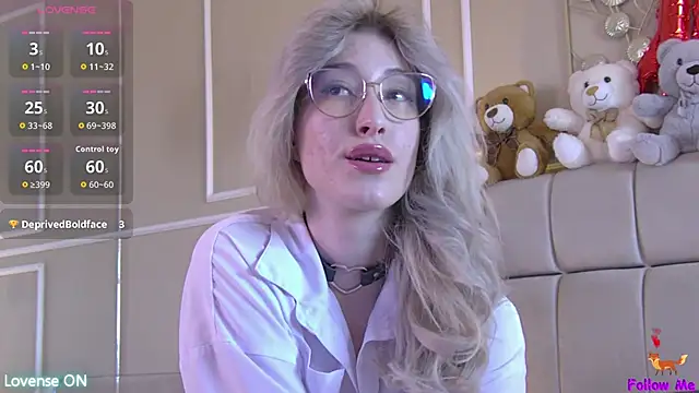 Snapshot of SerenaBennet chatting on October 19, 2025, 9:45 am SerenaBennet online show from October 19, 2025, 9:45 am