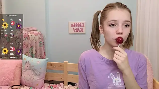 Snapshot of PrincessLittleKiki chatting on October 18, 2025, 7:10 am PrincessLittleKiki online show from October 18, 2025, 7:10 am