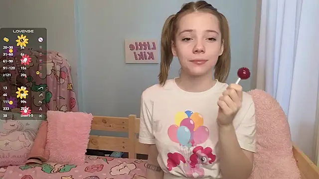 Snapshot of PrincessLittleKiki chatting on October 9, 2025, 7:09 am PrincessLittleKiki online show from October 9, 2025, 7:09 am