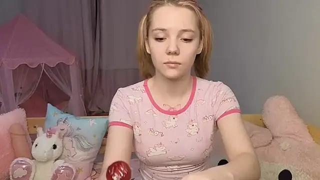 PrincessLittleKiki online show from February 10, 2026, 9:36 pm