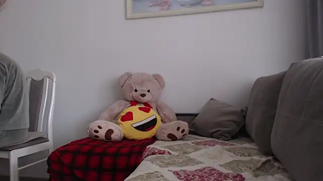  JustmeHere  online show from November 19, 2025, 8:47 am