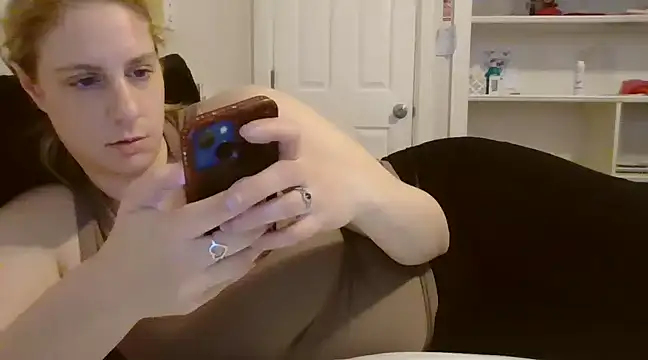 MsLG12301 online show from March 4, 2025, 3:48 pm