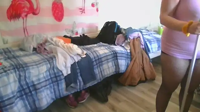 MsLG12301 online show from April 16, 2026, 5:14 pm