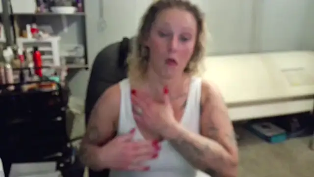 Lisalovely6981 online show from February 12, 2025, 9:20 am