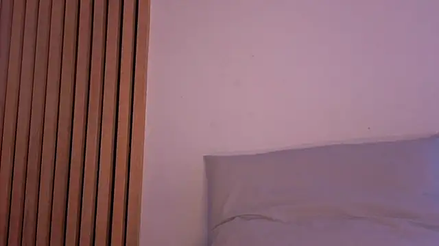 sofiesoft online show from June 16, 2026, 2:33 am