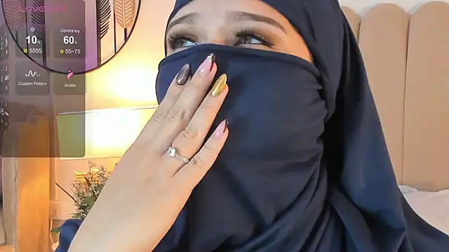 anna-henao online show from February 4, 2025, 7:00 pm