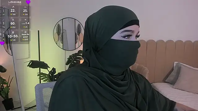 anna-henao online show from April 14, 2026, 7:41 pm