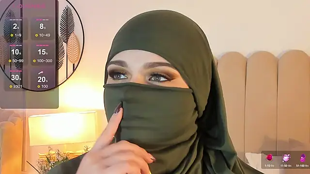 anna-henao online show from February 11, 2025, 6:44 pm