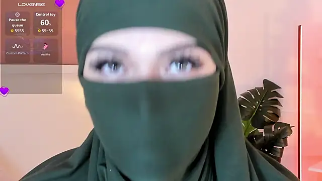 anna-henao online show from October 6, 2025, 7:03 pm