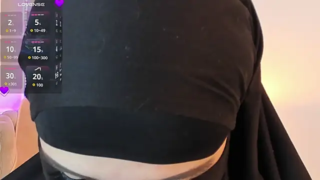 anna-henao online show from September 8, 2025, 7:13 pm