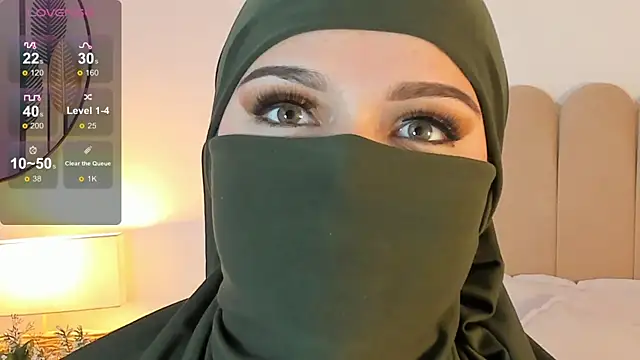 anna-henao online show from February 17, 2025, 3:44 pm