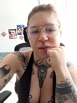 divine eve online show from April 9, 2026, 10:10 am